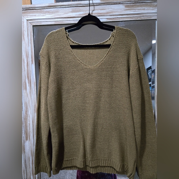 Women's V-Neck Sweater Trio - Gray, Tan, and Cream Set - Picture 4 of 4